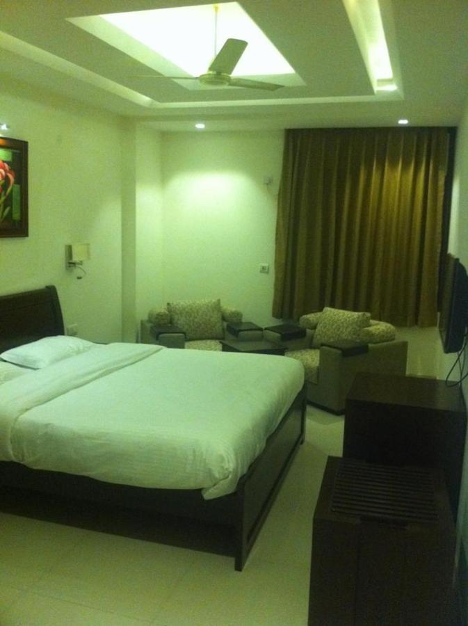 Nikko Blue - Boutique Hotel Gurgaon Esterno foto