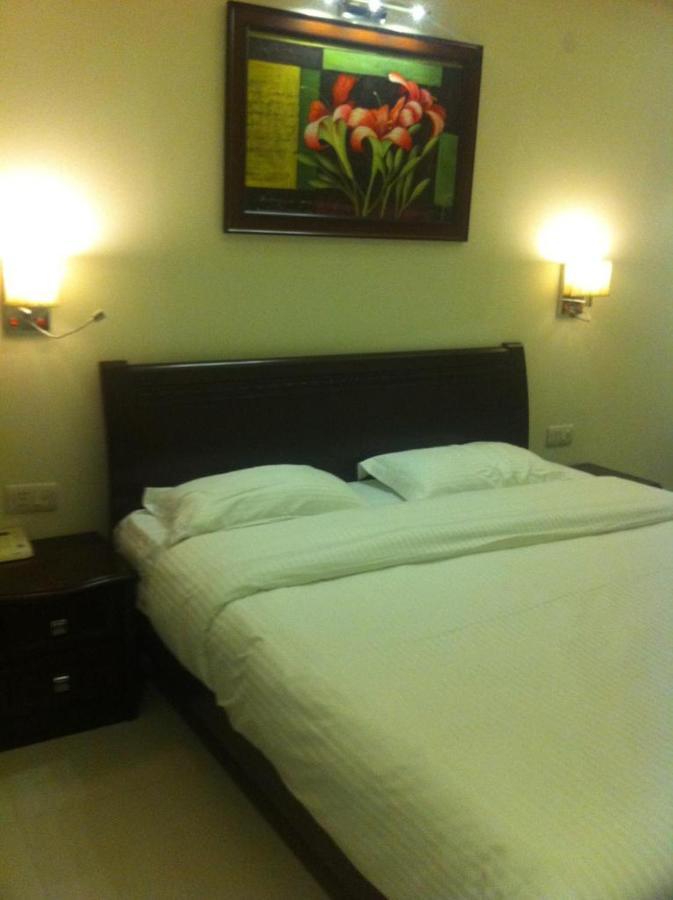 Nikko Blue - Boutique Hotel Gurgaon Esterno foto