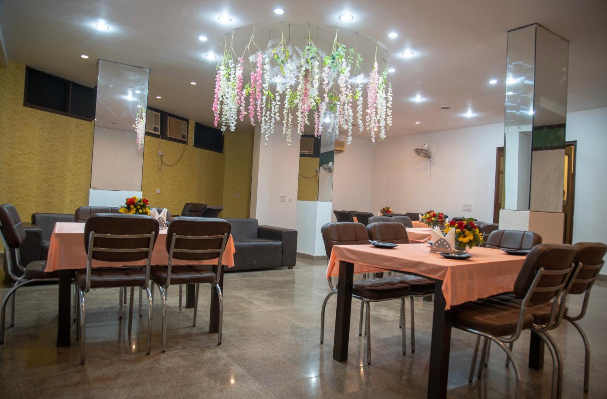 Nikko Blue - Boutique Hotel Gurgaon Esterno foto