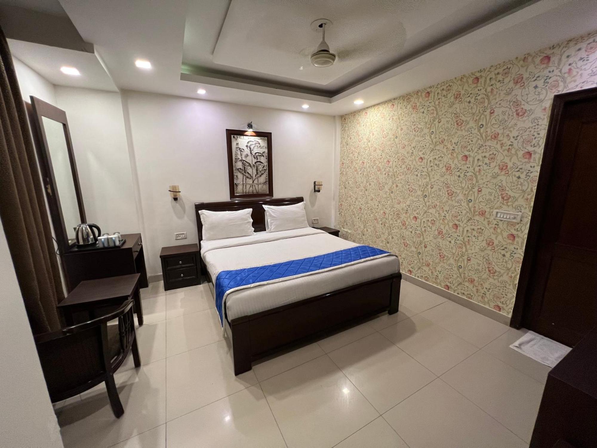 Nikko Blue - Boutique Hotel Gurgaon Esterno foto