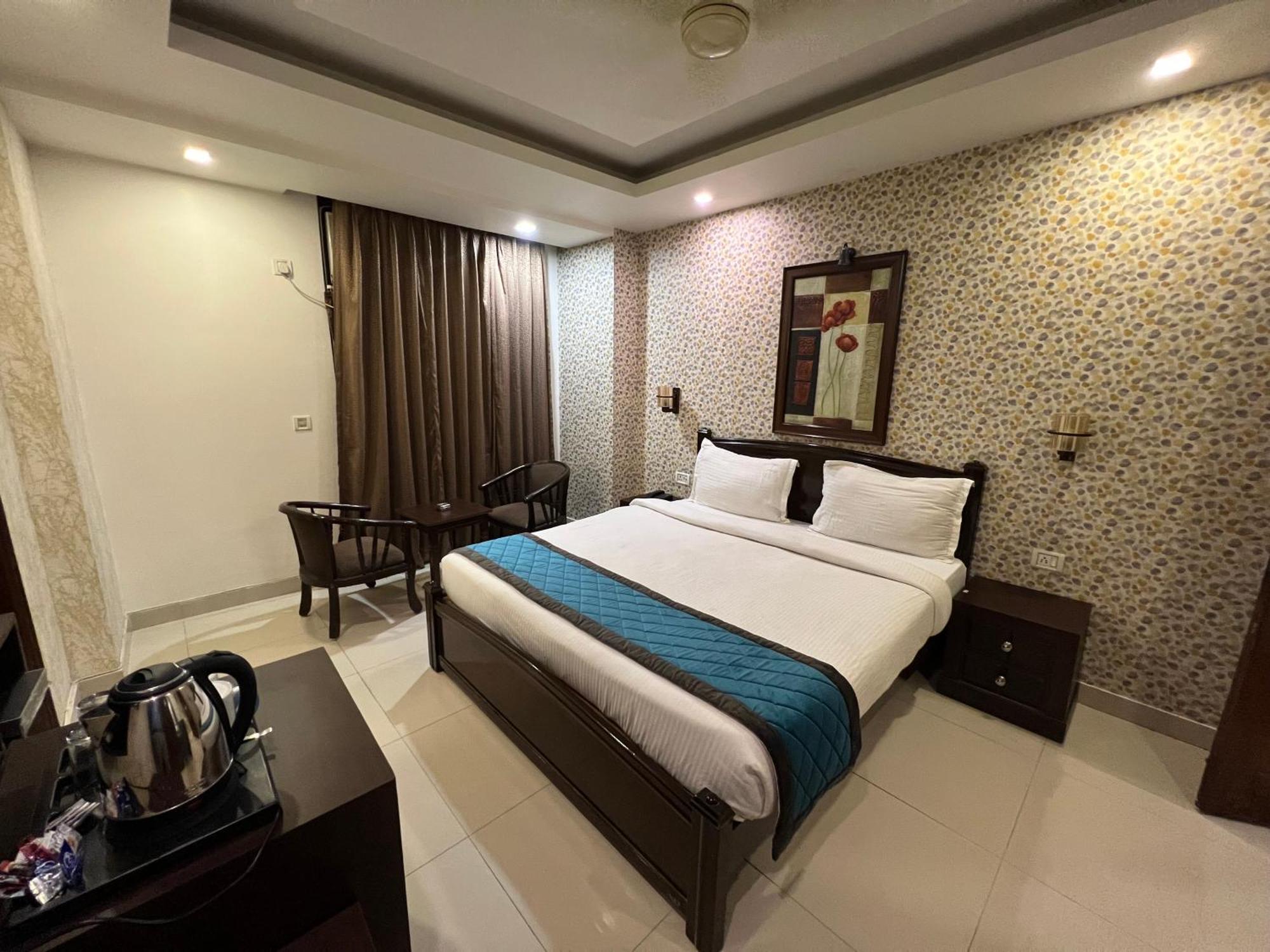 Nikko Blue - Boutique Hotel Gurgaon Esterno foto