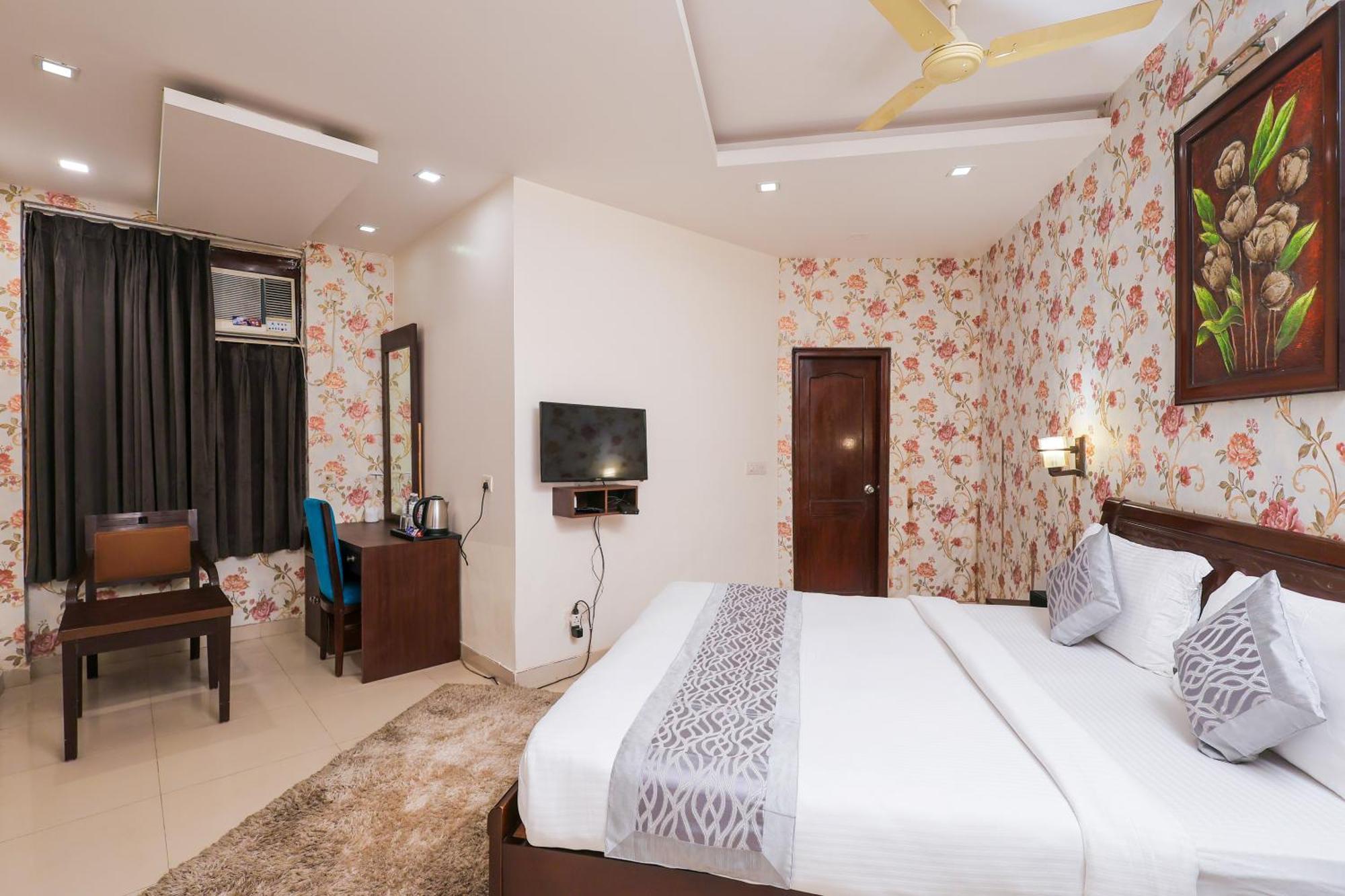 Nikko Blue - Boutique Hotel Gurgaon Esterno foto