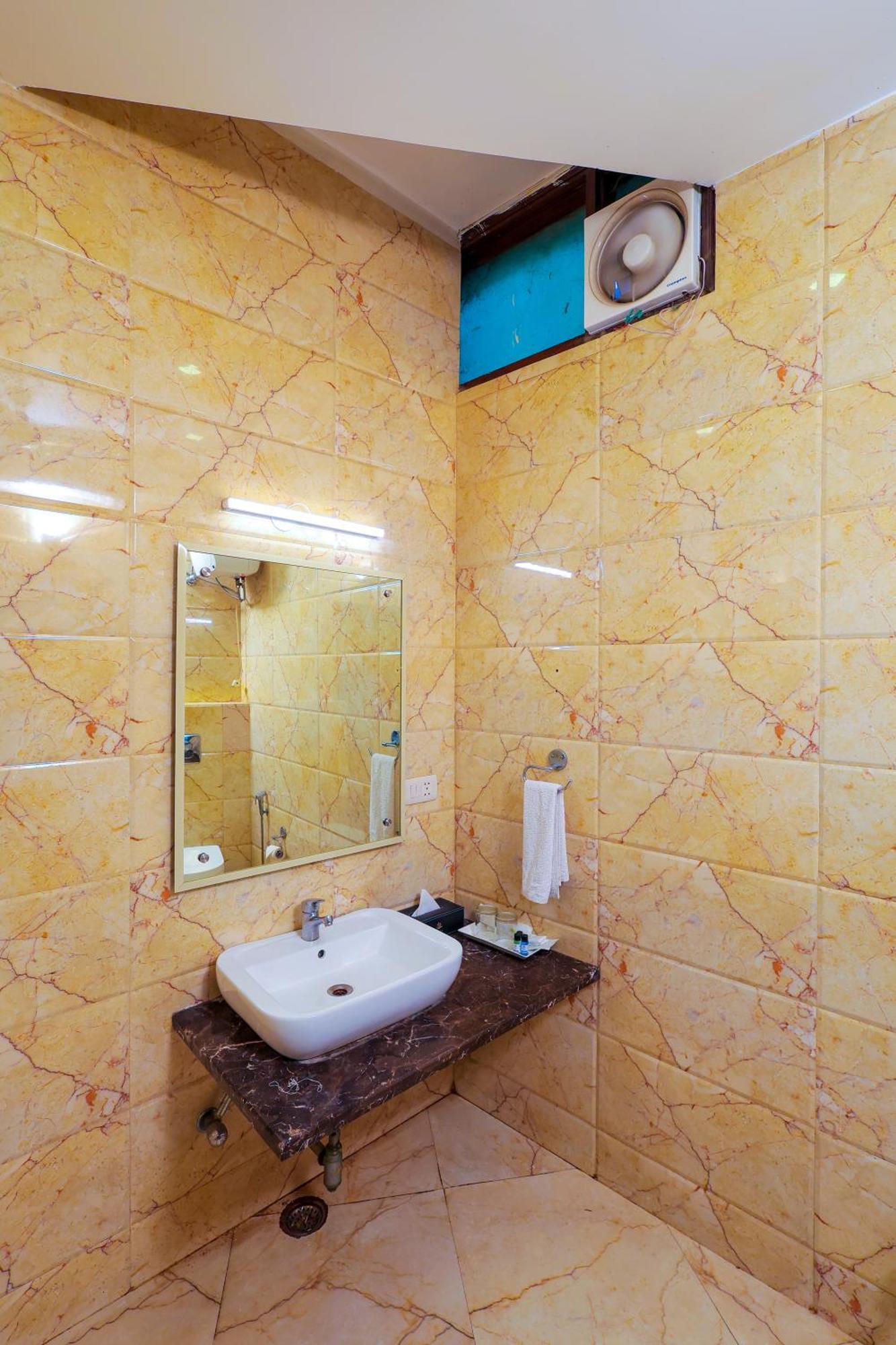 Nikko Blue - Boutique Hotel Gurgaon Esterno foto