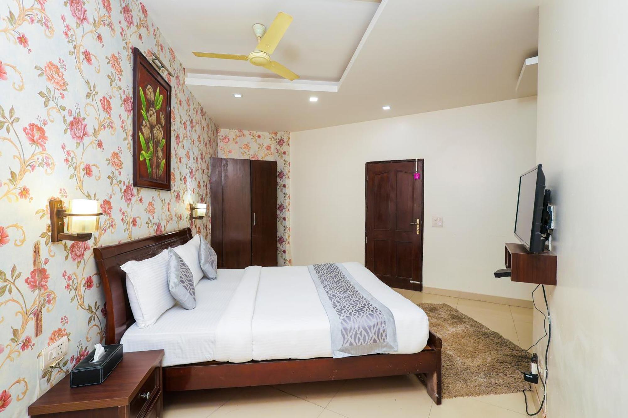 Nikko Blue - Boutique Hotel Gurgaon Esterno foto